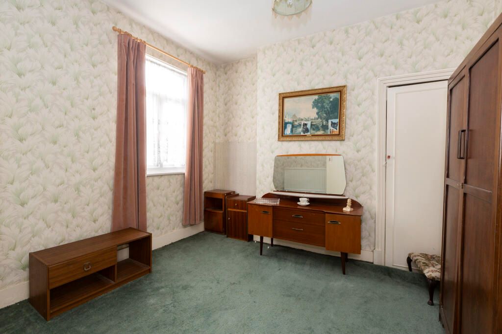 37 Caistor Park Road, London, E15 3PT