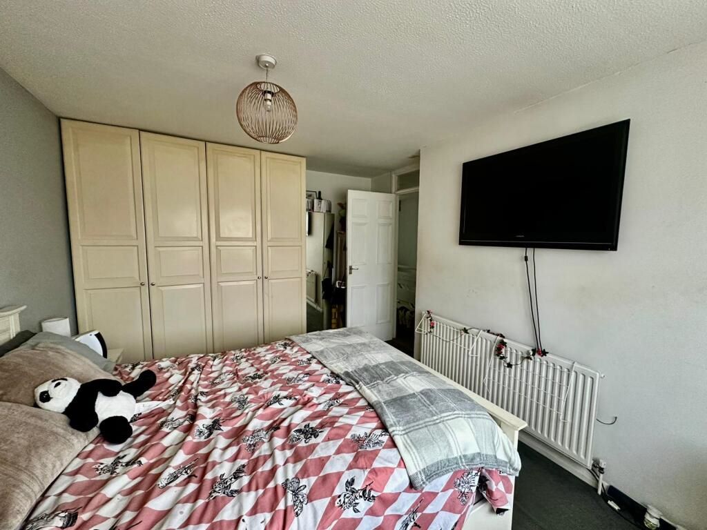 Hayling Island, Hampshire, PO11 9DY - Online Properties