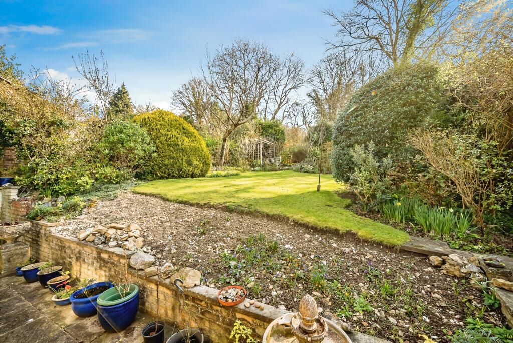 High Wycombe, Buckinghamshire, HP13 5QE - Online Properties