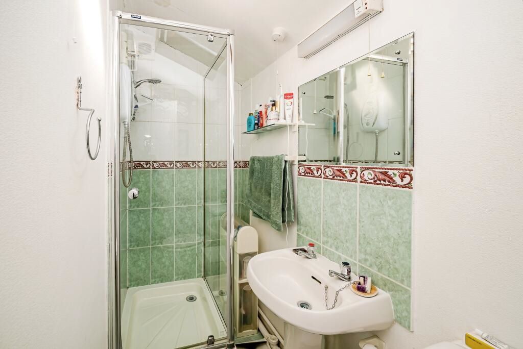 High Wycombe, Buckinghamshire, HP13 5QE - Online Properties