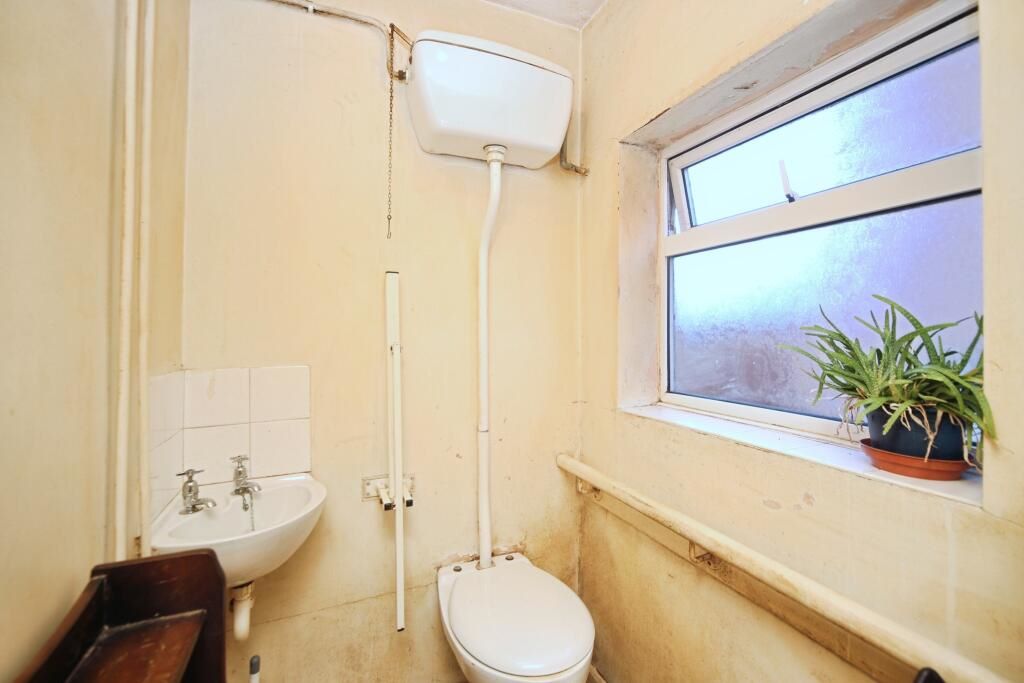 82 Sillins Avenue, Redditch, Worcestershire, B98 8JU