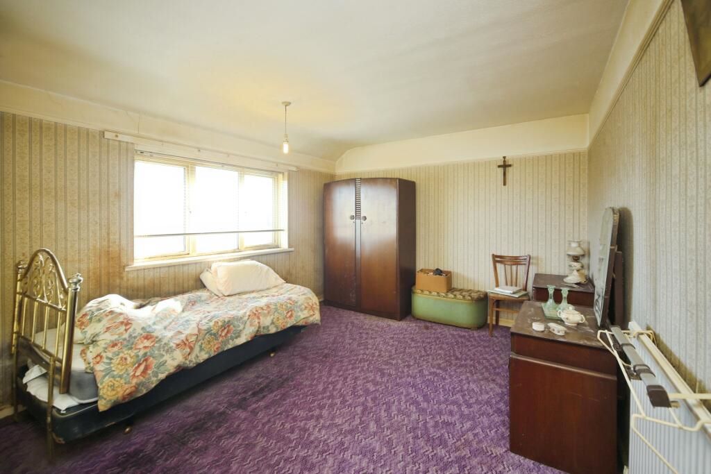 82 Sillins Avenue, Redditch, Worcestershire, B98 8JU