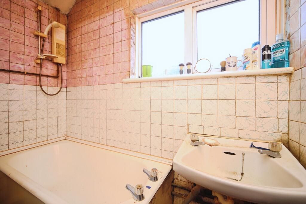 82 Sillins Avenue, Redditch, Worcestershire, B98 8JU