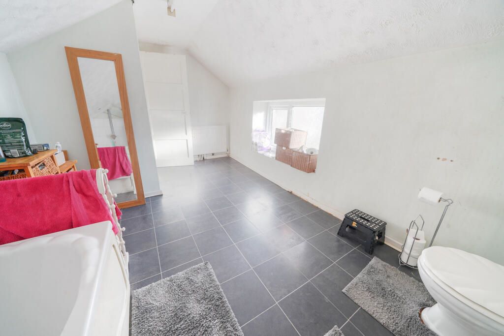 122a St. Teilo Street Pontarddulais, Swansea, West Glamorgan, SA4 8RE