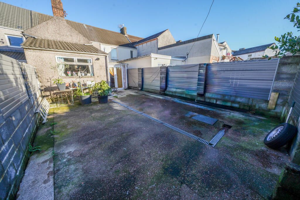 122a St. Teilo Street Pontarddulais, Swansea, West Glamorgan, SA4 8RE