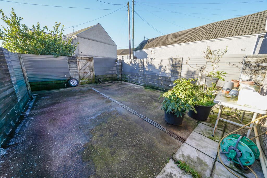 122a St. Teilo Street Pontarddulais, Swansea, West Glamorgan, SA4 8RE