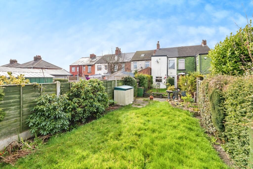 28 Summer Lane Royston, Barnsley, South Yorkshire, S71 4SE