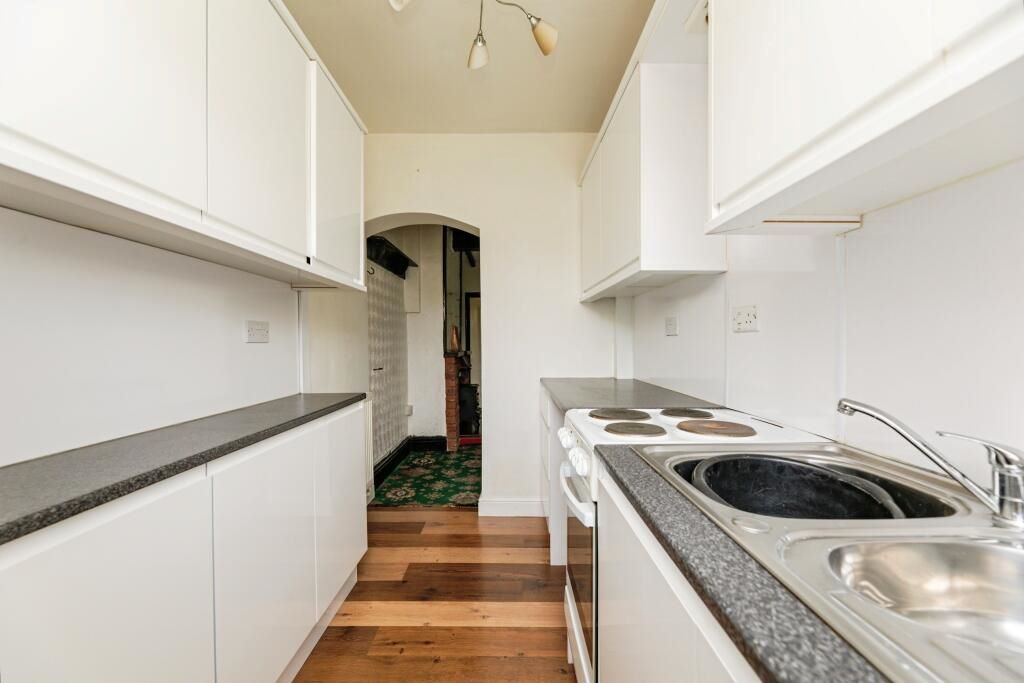 28 Summer Lane Royston, Barnsley, South Yorkshire, S71 4SE