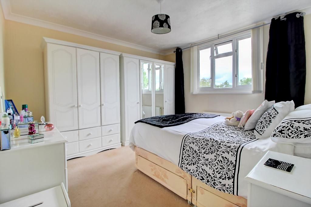 BASINGSTOKE, Hampshire, RG22 6PS - Online Properties