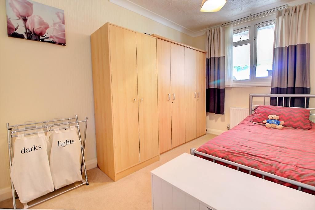 BASINGSTOKE, Hampshire, RG22 6PS - Online Properties