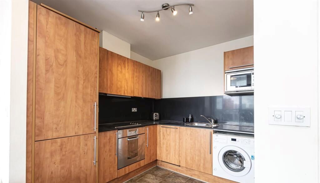 1-Bed Apartment in Centenary Plaza | Upper Floor | Parking | Concierge & Gym
