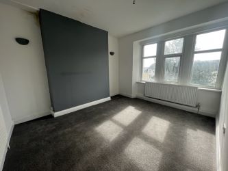 Top Floor Flat, 16 Clytha Square, Newport, NP20 2EE