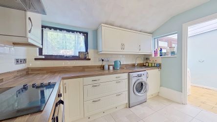 9 Stuart Street, Treherbert, Treorchy, Mid Glamorgan, CF42 5PR