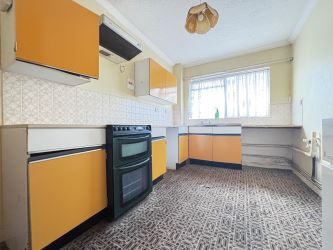 20 Long Oaks Court, Sketty, Swansea, West Glamorgan, SA2 0QH