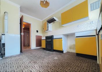 20 Long Oaks Court, Sketty, Swansea, West Glamorgan, SA2 0QH