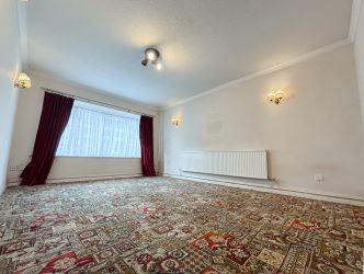 20 Long Oaks Court, Sketty, Swansea, West Glamorgan, SA2 0QH