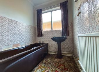 20 Long Oaks Court, Sketty, Swansea, West Glamorgan, SA2 0QH