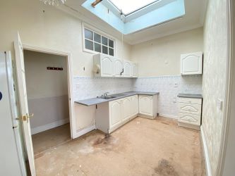 Wave End Alexandra Road, Penzance, Cornwall, TR18 4LY