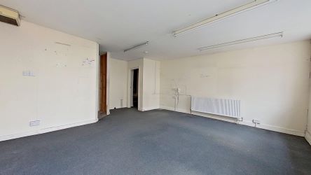 17 Nott Square, Carmarthen, SA31 1PQ