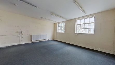 17 Nott Square, Carmarthen, SA31 1PQ