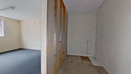 17 Nott Square, Carmarthen, SA31 1PQ