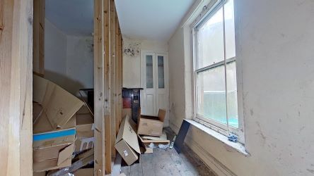 17 Nott Square, Carmarthen, SA31 1PQ