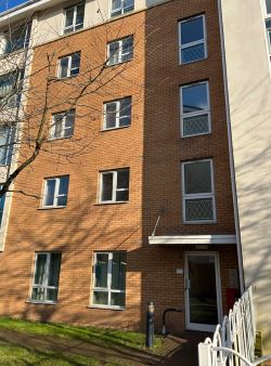 40 Reresby Court Heol Glan Rheidol, Cardiff, South Glamorgan, CF10 5NR