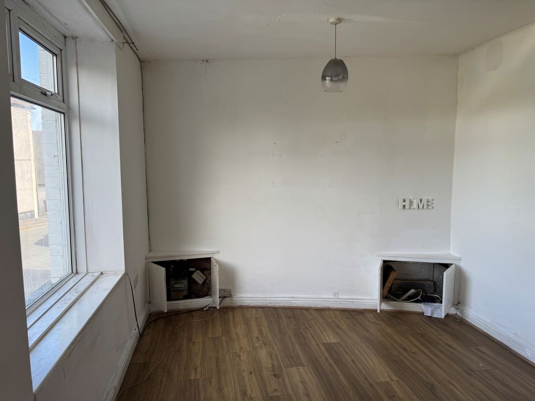 27 Usk Road, Bargoed, Mid Glamorgan, CF81 8RL