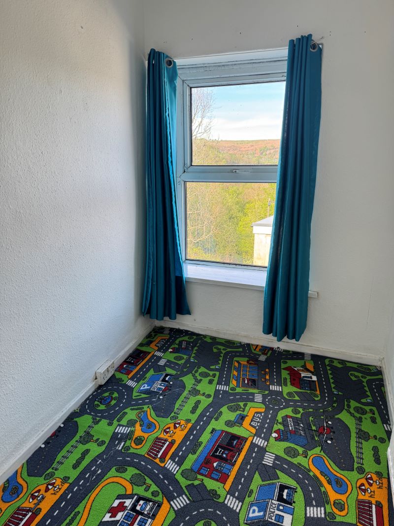 27 Usk Road, Bargoed, Mid Glamorgan, CF81 8RL