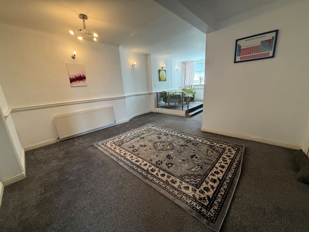 Drysiog Inn, 26 Commercial Street, Ebbw Vale, Gwent, NP23 6BS