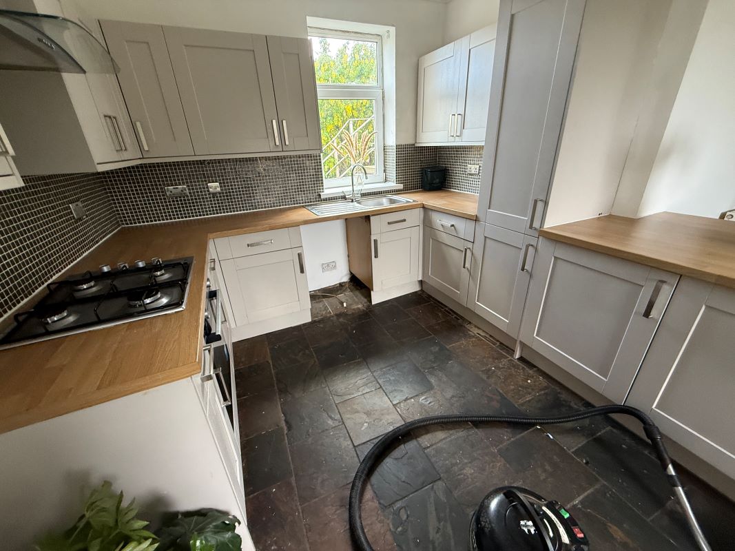 Drysiog Inn, 26 Commercial Street, Ebbw Vale, Gwent, NP23 6BS