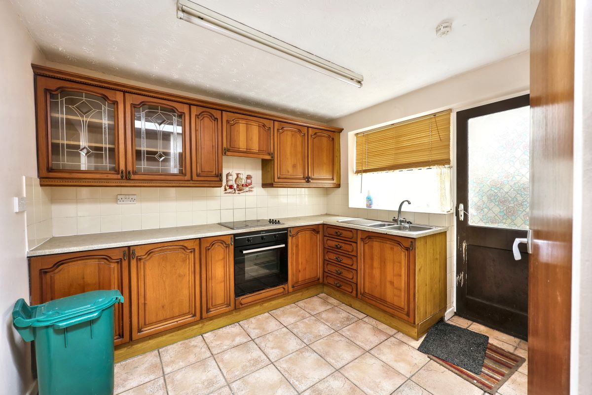 Image 2 of 19