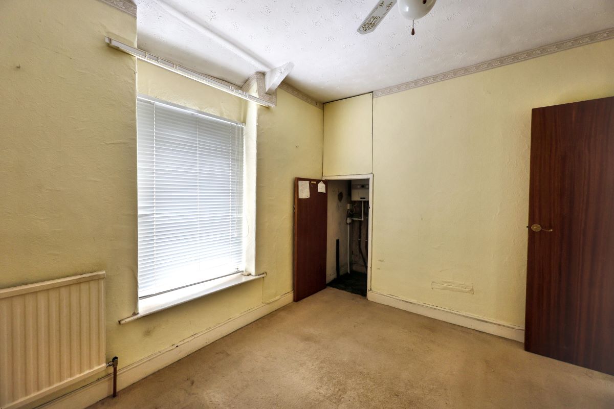 Image 7 of 19