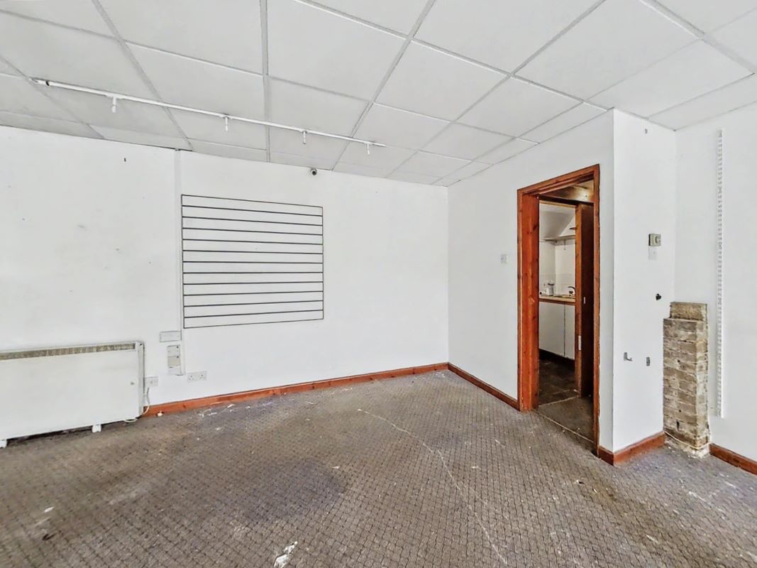 Image 4 of 6