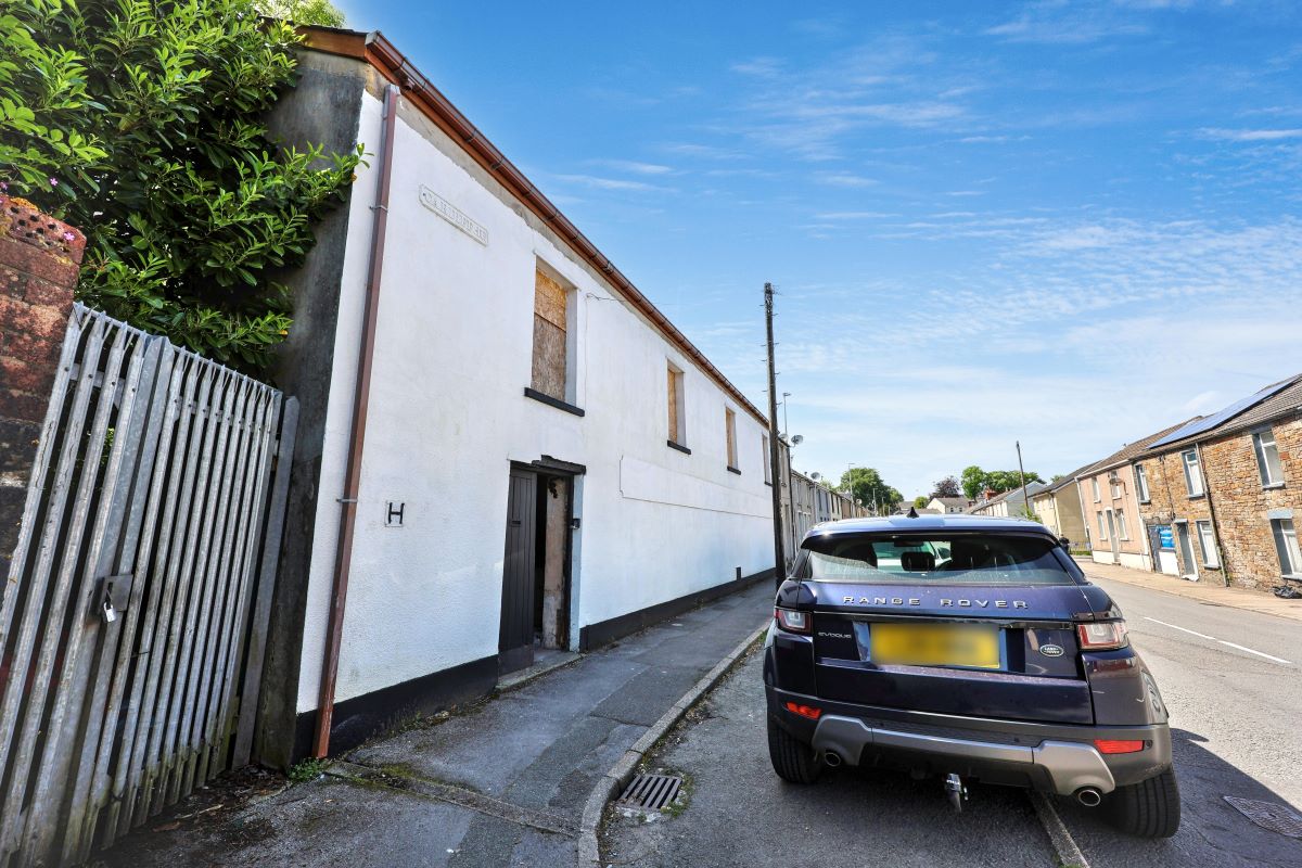 403 Cardiff Road, Aberdare, Mid Glamorgan, CF44 6HX