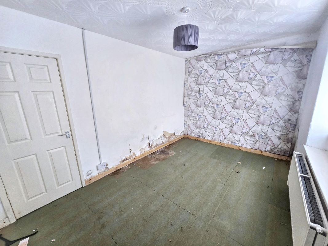 Image 4 of 12