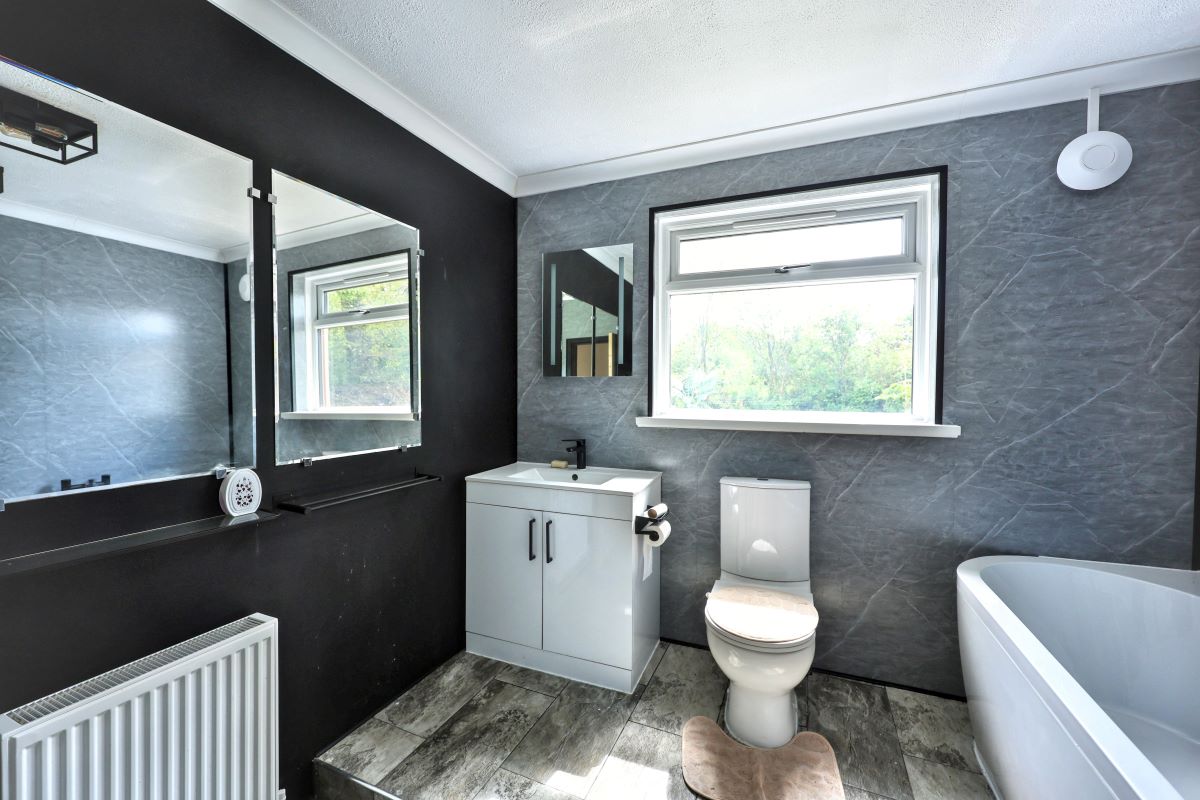 Woodford Llangunnor Road, Carmarthen, Dyfed, SA32 8AB