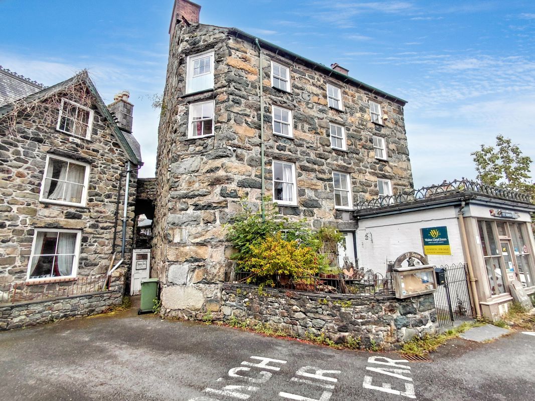 Star House Ty Seren Meyrick Street, Ty Seren, Dolgellau, Gwynedd, LL40 1LN