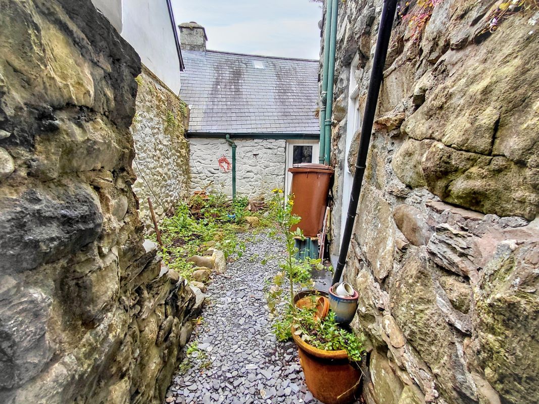 Star House Ty Seren Meyrick Street, Ty Seren, Dolgellau, Gwynedd, LL40 1LN
