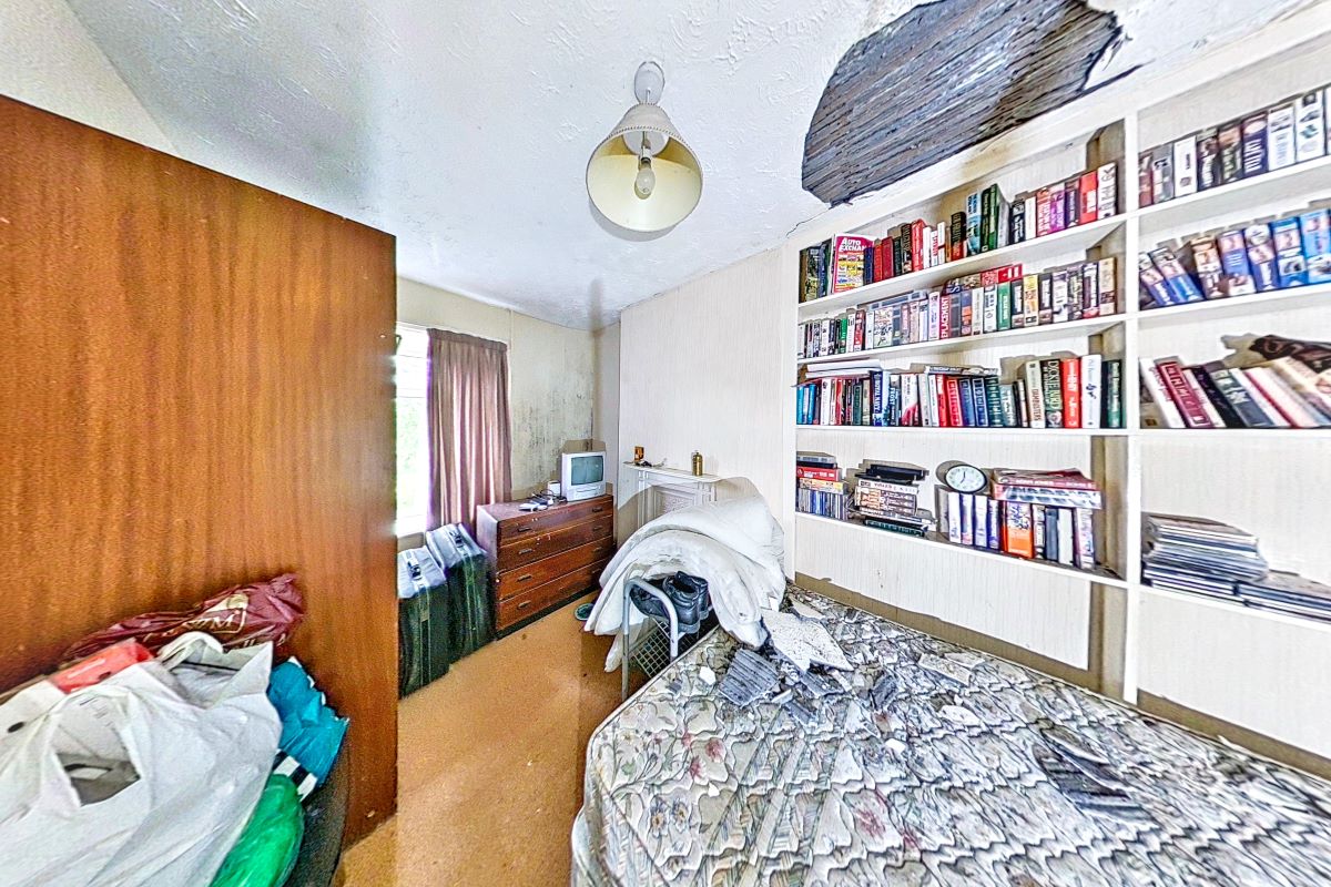 2 Lawrence Terrace, Troedrhiwfuwch, New Tredegar, Gwent, NP24 6LR