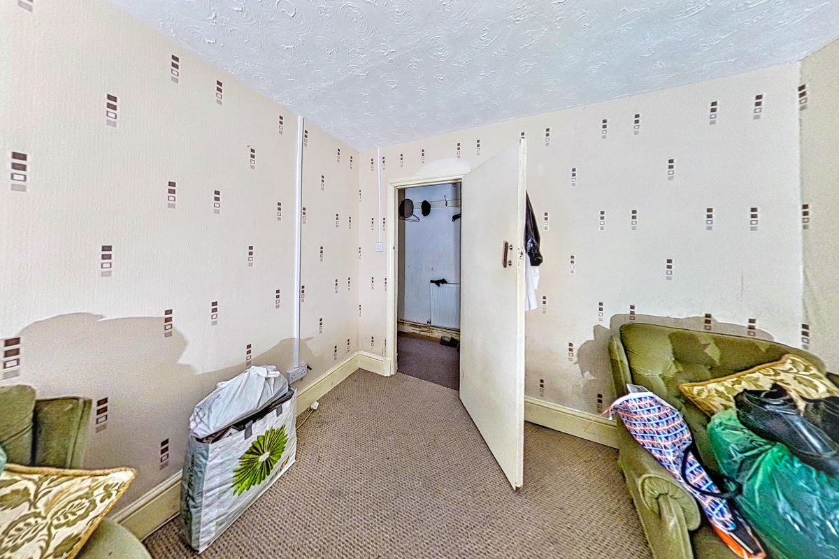 2 Lawrence Terrace, Troedrhiwfuwch, New Tredegar, Gwent, NP24 6LR