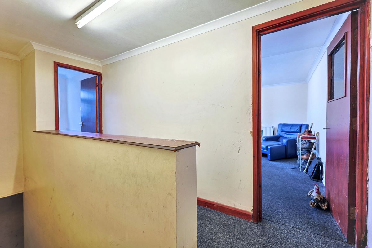 Image 14 of 19