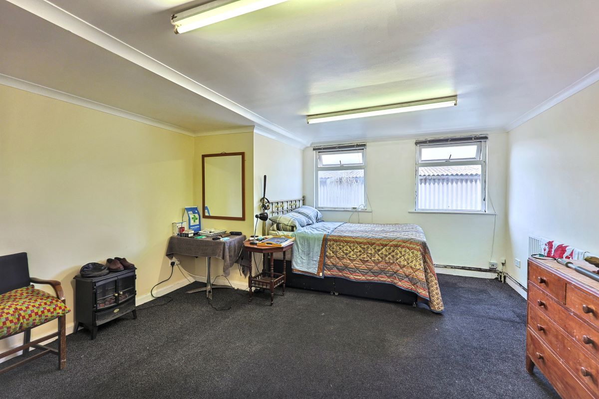 Image 15 of 19