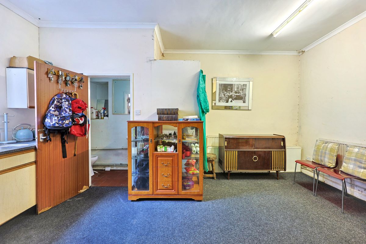 Image 17 of 19