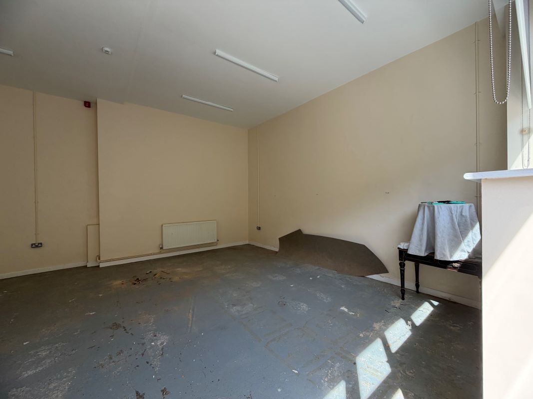 Image 4 of 8