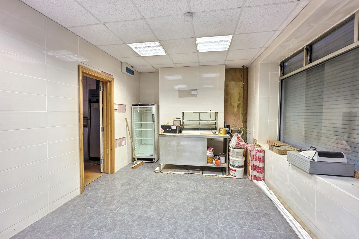 Image 4 of 16