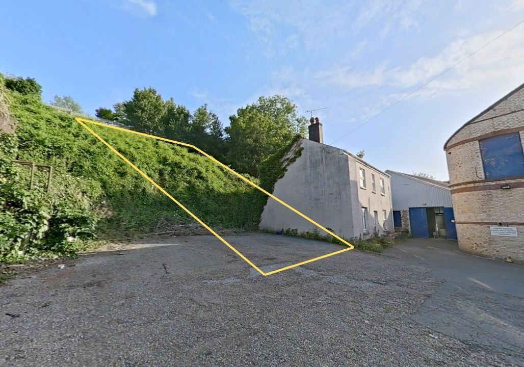 Image 1 of 4