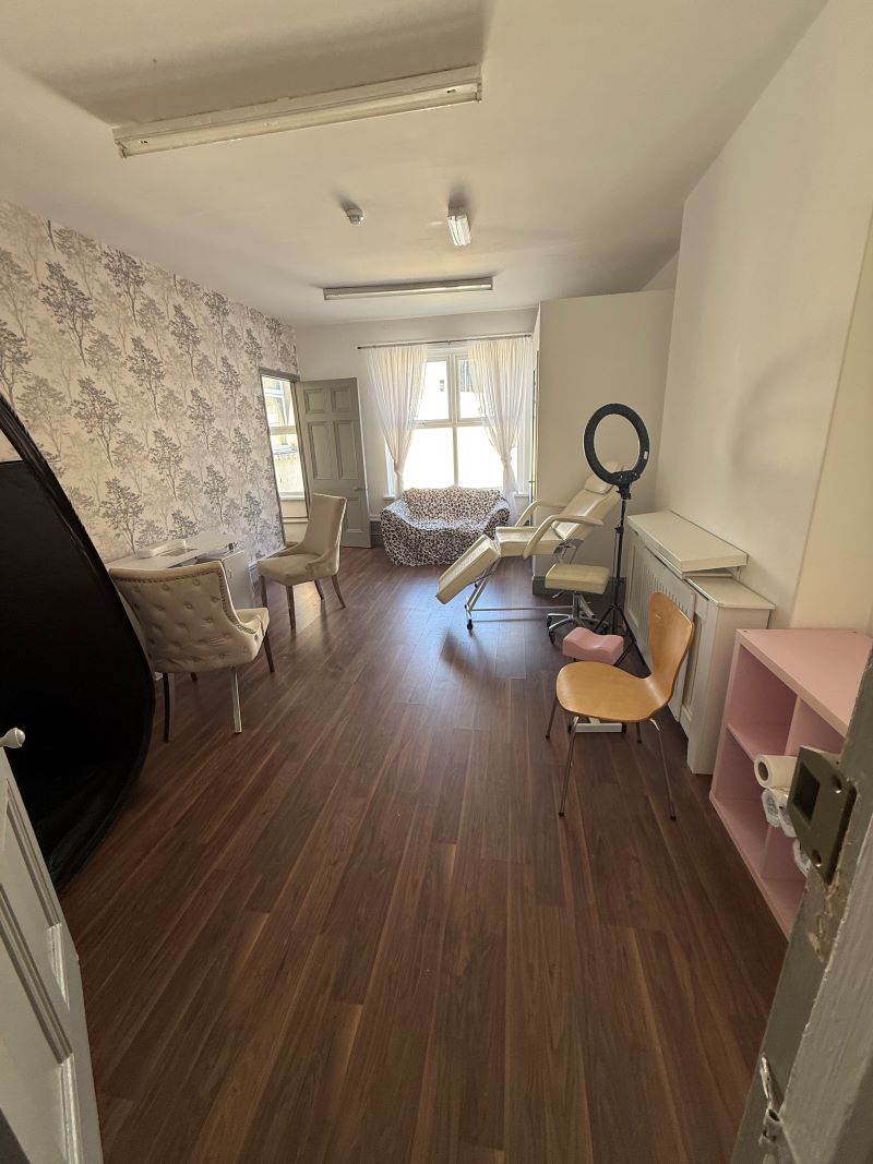 Image 4 of 14