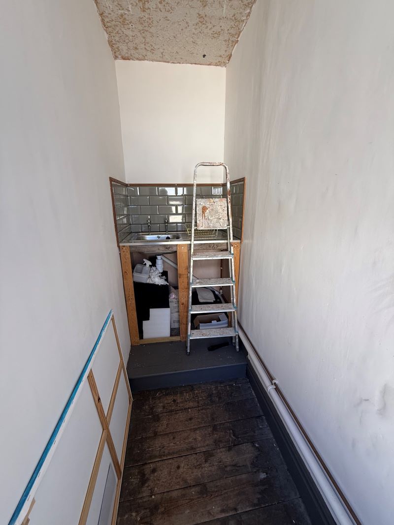 Image 5 of 14
