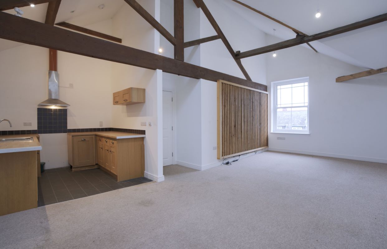 Image 2 of 18